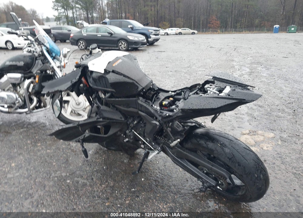 2024 YAMAHA YZFR7 VIN: JYARM38E2RA012568