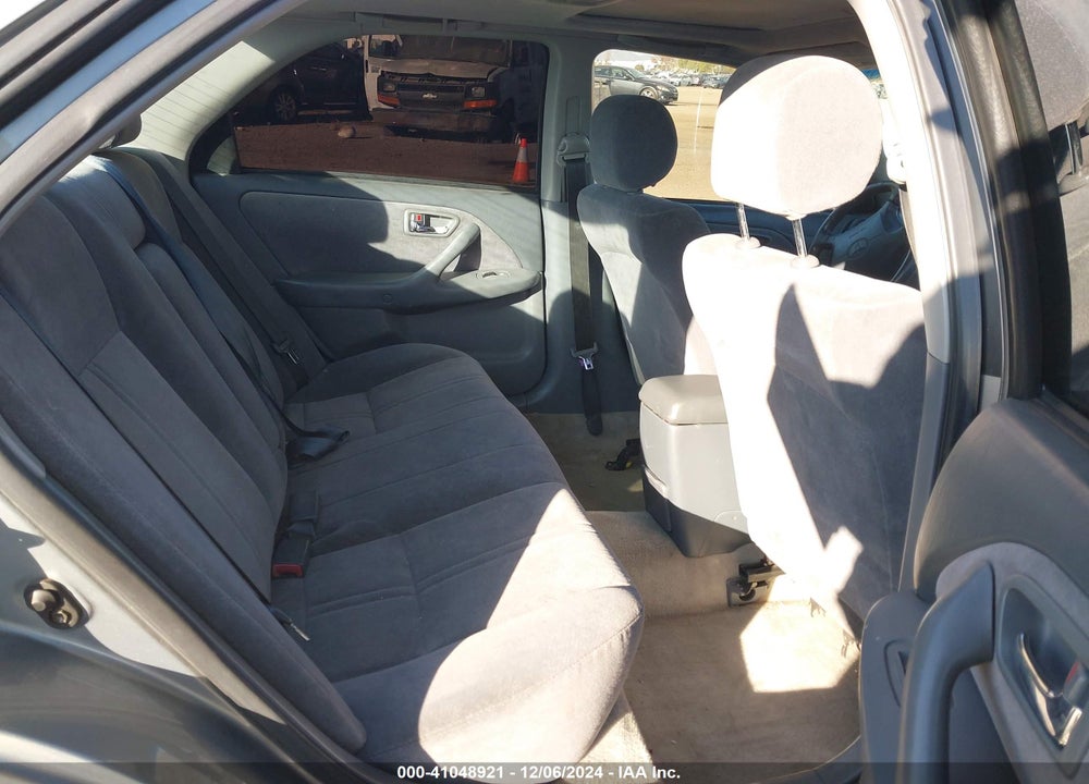 2001 TOYOTA CAMRY LE VIN: JT2BG22K210541320