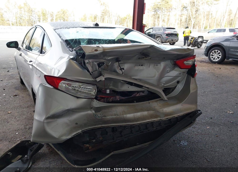 2016 FORD FUSION SE VIN: 3FA6P0H72GR294105