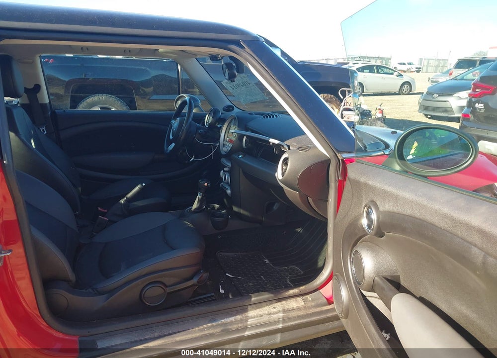 2010 MINI COOPER VIN: WMWMF3C59ATZ65235