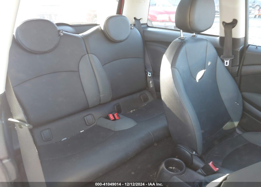 2010 MINI COOPER VIN: WMWMF3C59ATZ65235
