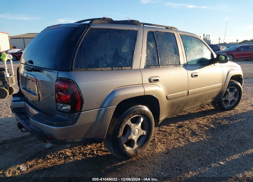 2005 CHEVROLET TRAILBLAZER LT VIN: 1GNDS13S352352328