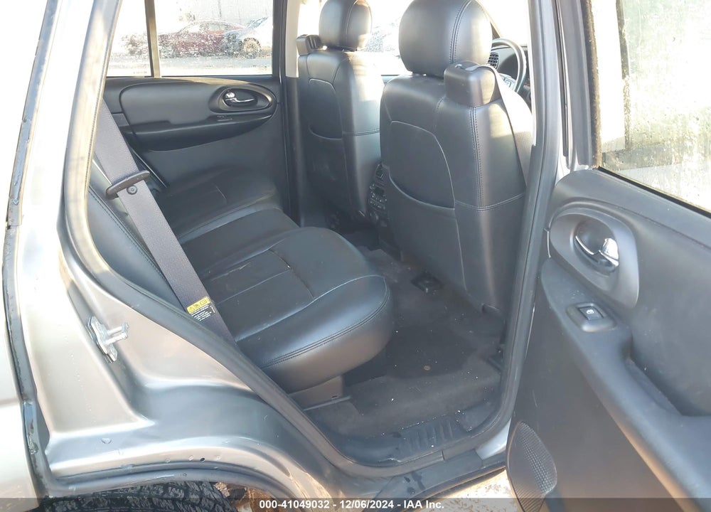 2005 CHEVROLET TRAILBLAZER LT VIN: 1GNDS13S352352328