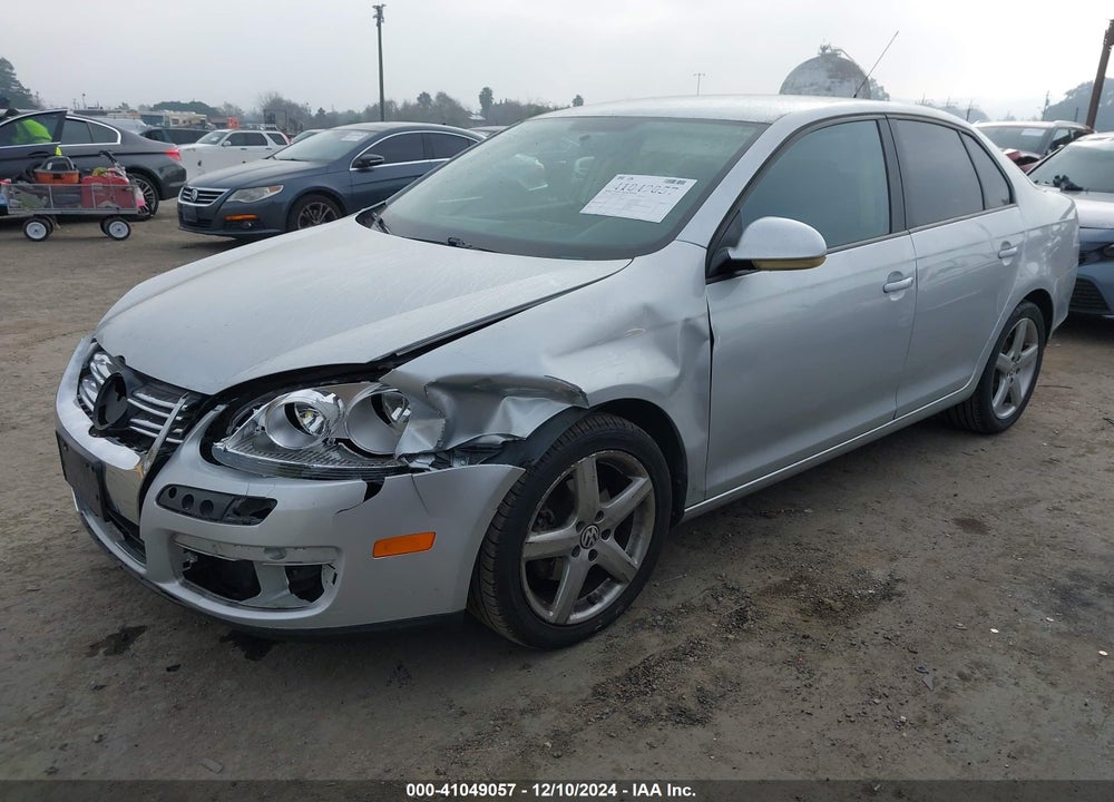2010 VOLKSWAGEN JETTA LIMITED EDITION VIN: 3VWAZ7AJ5AM117806
