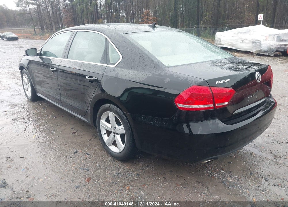 2013 VOLKSWAGEN PASSAT 2.5L SE VIN: 1VWBH7A33DC085842