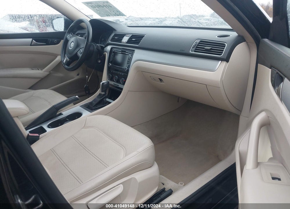 2013 VOLKSWAGEN PASSAT 2.5L SE VIN: 1VWBH7A33DC085842