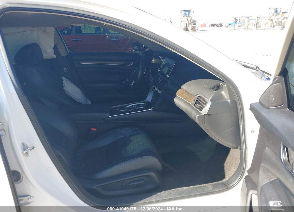 2018 HONDA ACCORD VIN: 1HGCV2F62JA024738