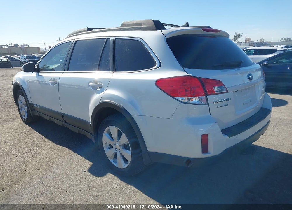 2011 SUBARU OUTBACK 2.5I LIMITED VIN: 4S4BRBKC0B3390824