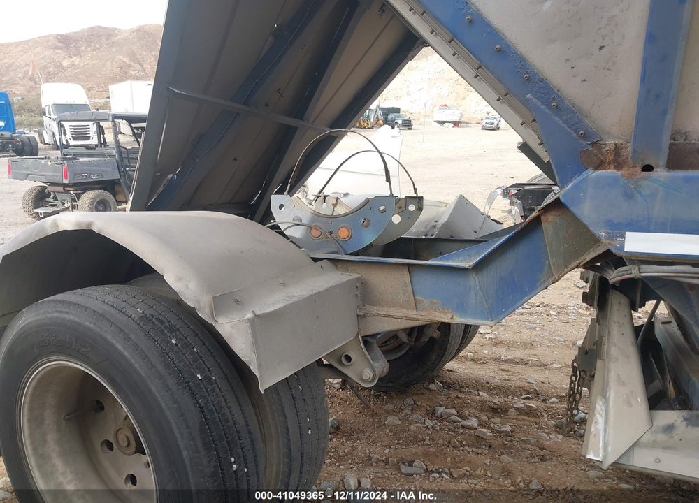 2004 AMERICAN CARRIER BOTTOM DUMP TRAILER VIN: 1A924022240074204