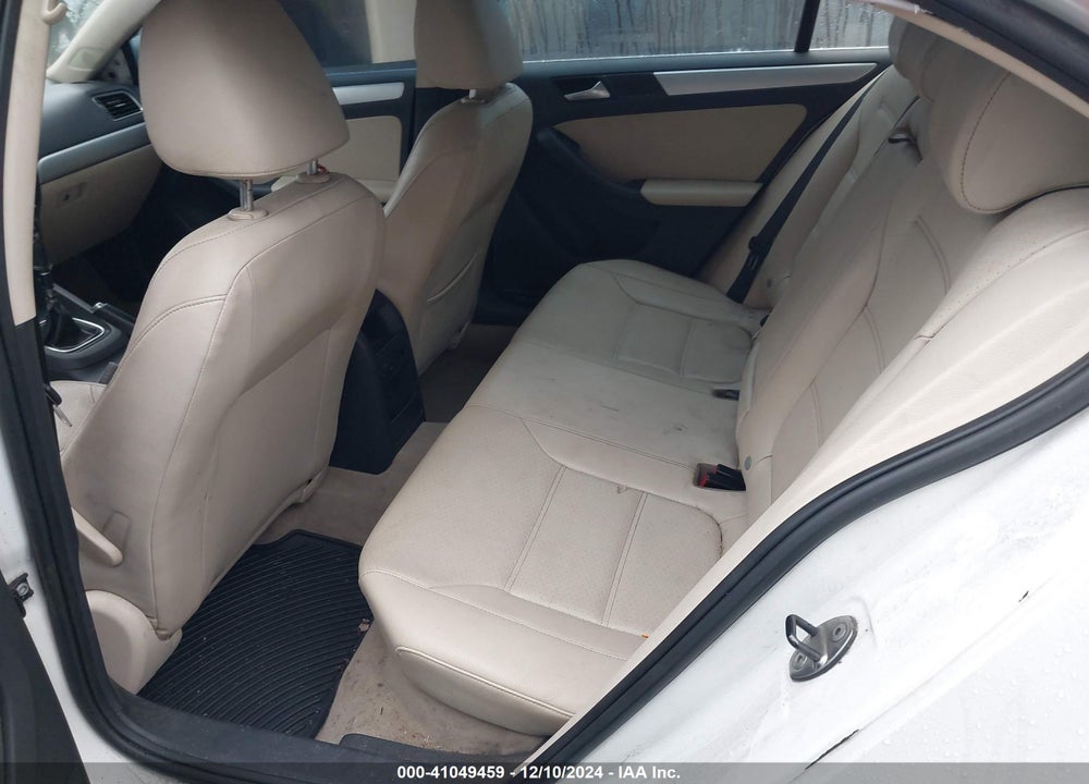 2013 VOLKSWAGEN JETTA 2.5L SE VIN: 3VWBP7AJXDM397656