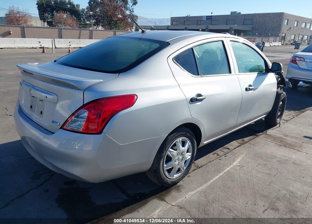 2014 NISSAN VERSA 1.6 S+ VIN: 3N1CN7AP2EL842712