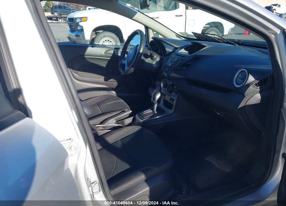 2015 FORD FIESTA SE VIN: 3FADP4EJ9FM186896