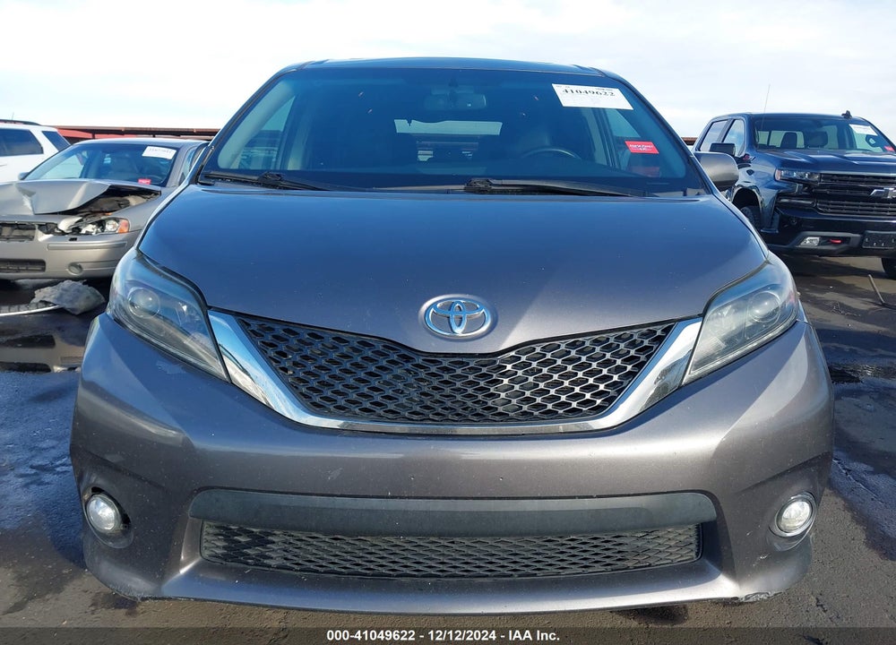 2017 TOYOTA SIENNA SE VIN: 5TDXZ3DC5HS782699