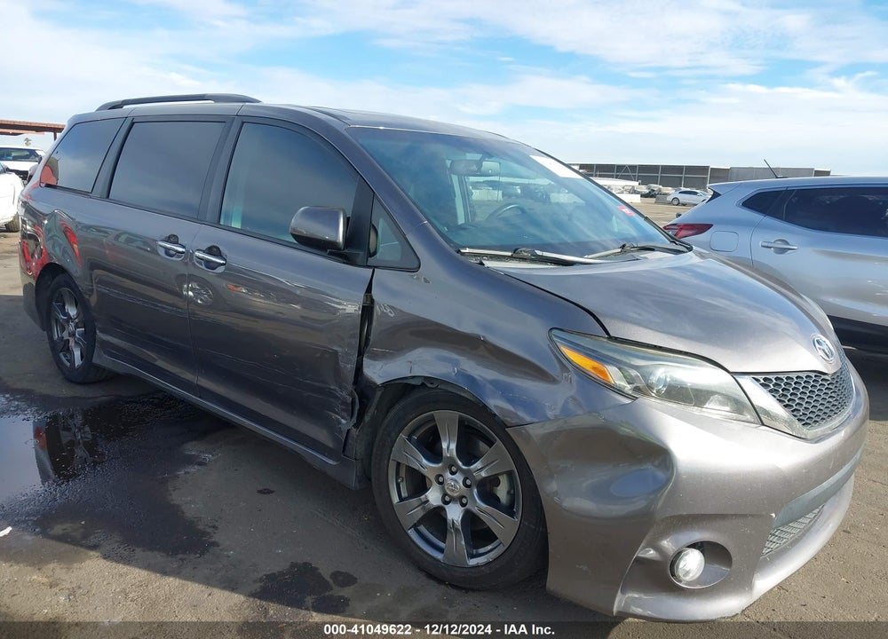 2017 TOYOTA SIENNA SE VIN: 5TDXZ3DC5HS782699