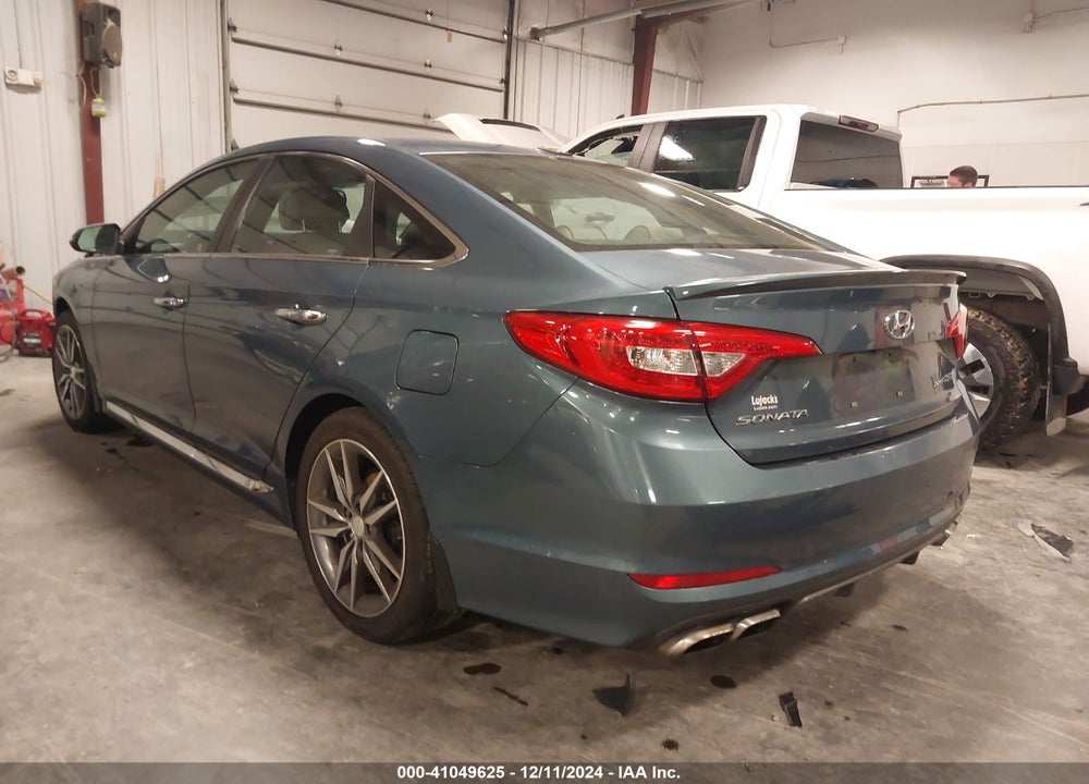 2015 HYUNDAI SONATA SPORT 2.0T VIN: 5NPE34AB7FH086178