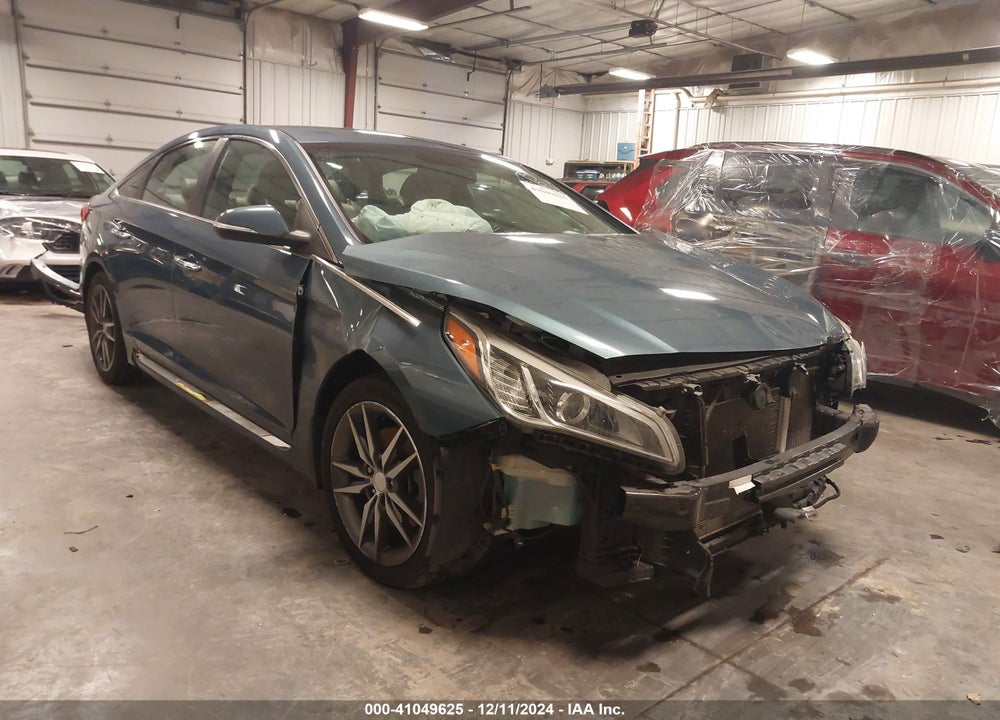 2015 HYUNDAI SONATA SPORT 2.0T VIN: 5NPE34AB7FH086178