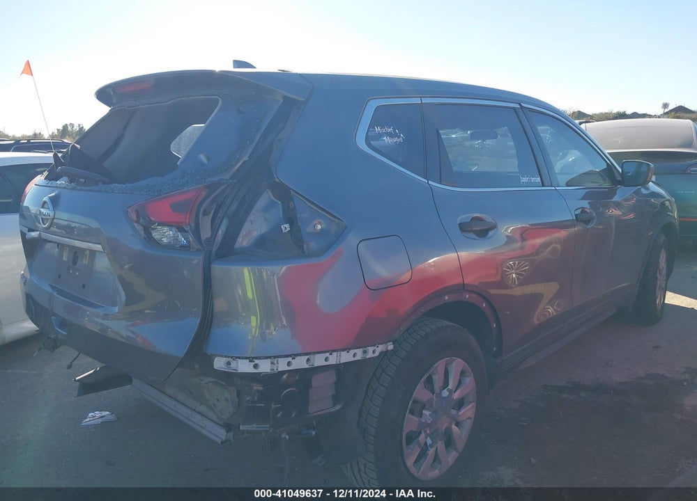 2017 NISSAN ROGUE S VIN: 5N1AT2MT4HC882064