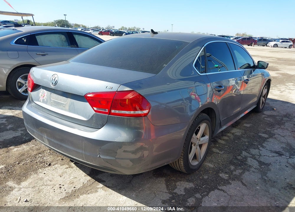 2015 VOLKSWAGEN PASSAT VIN: 1VWAS7A31FC099562