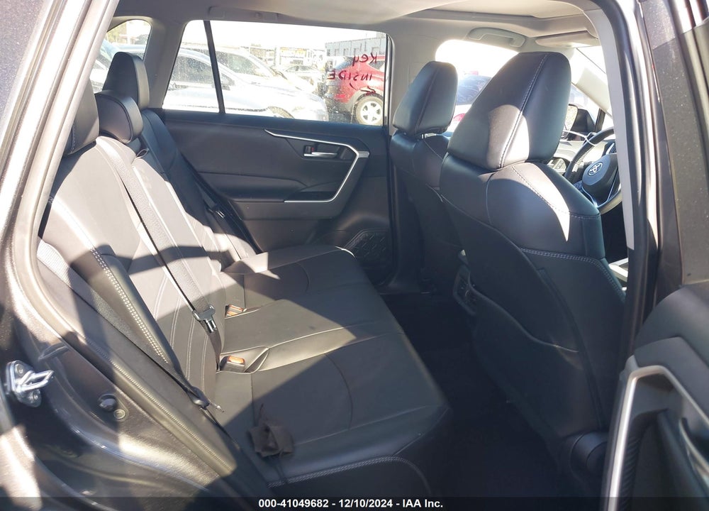 2021 TOYOTA RAV4 XLE PREMIUM VIN: 2T3C1RFV8MC137725