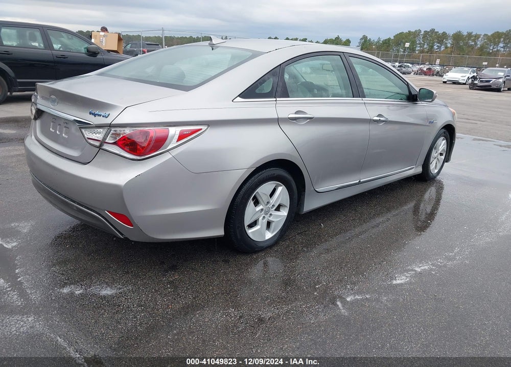 2012 HYUNDAI SONATA HYBRID VIN: KMHEC4A47CA027700