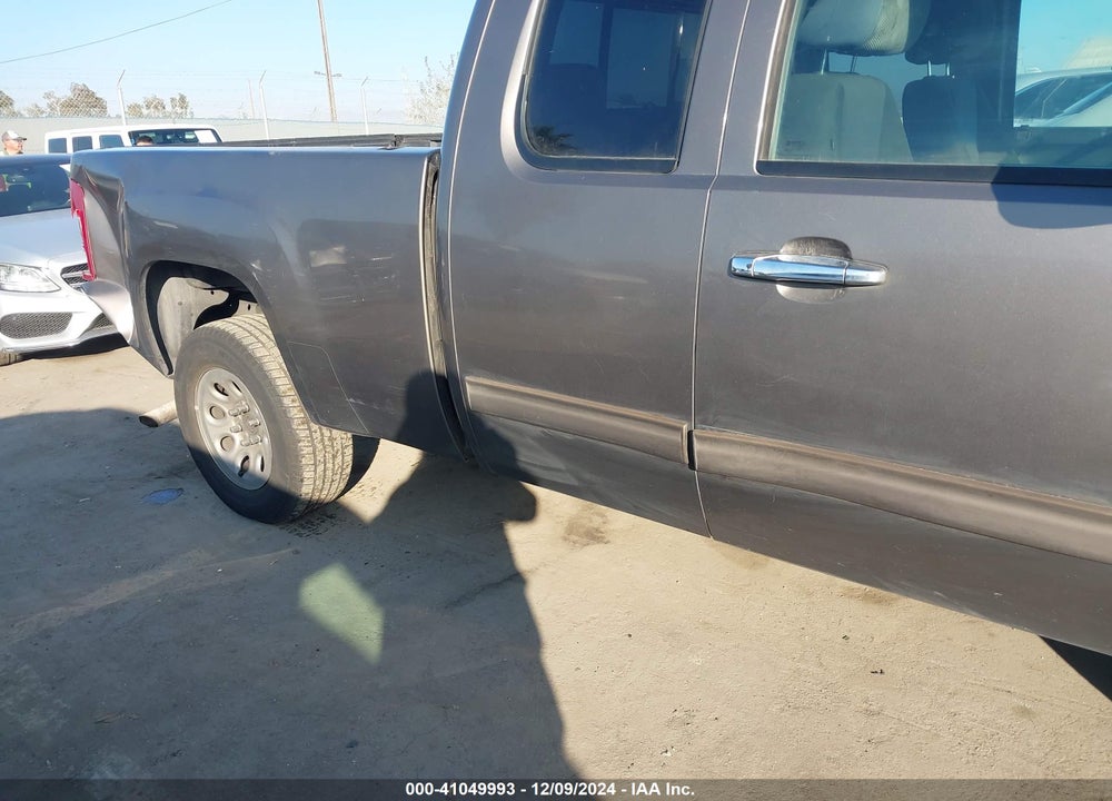 2011 GMC SIERRA 1500 SLE VIN: 1GTR1VE07BZ282324