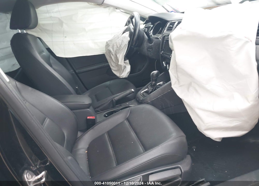 2015 VOLKSWAGEN JETTA 2.0L TDI SE VIN: 3VWLA7AJ2FM302189