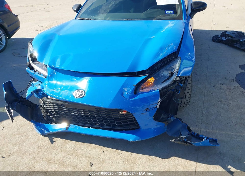 2024 TOYOTA GR 86 VIN: JF1ZNBE19R8750040
