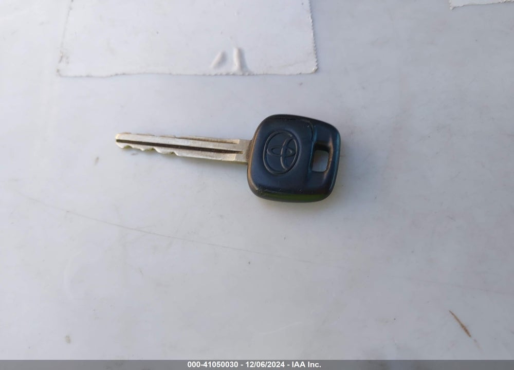 2003 TOYOTA CAMRY LE VIN: 4T1BE32K63U773221