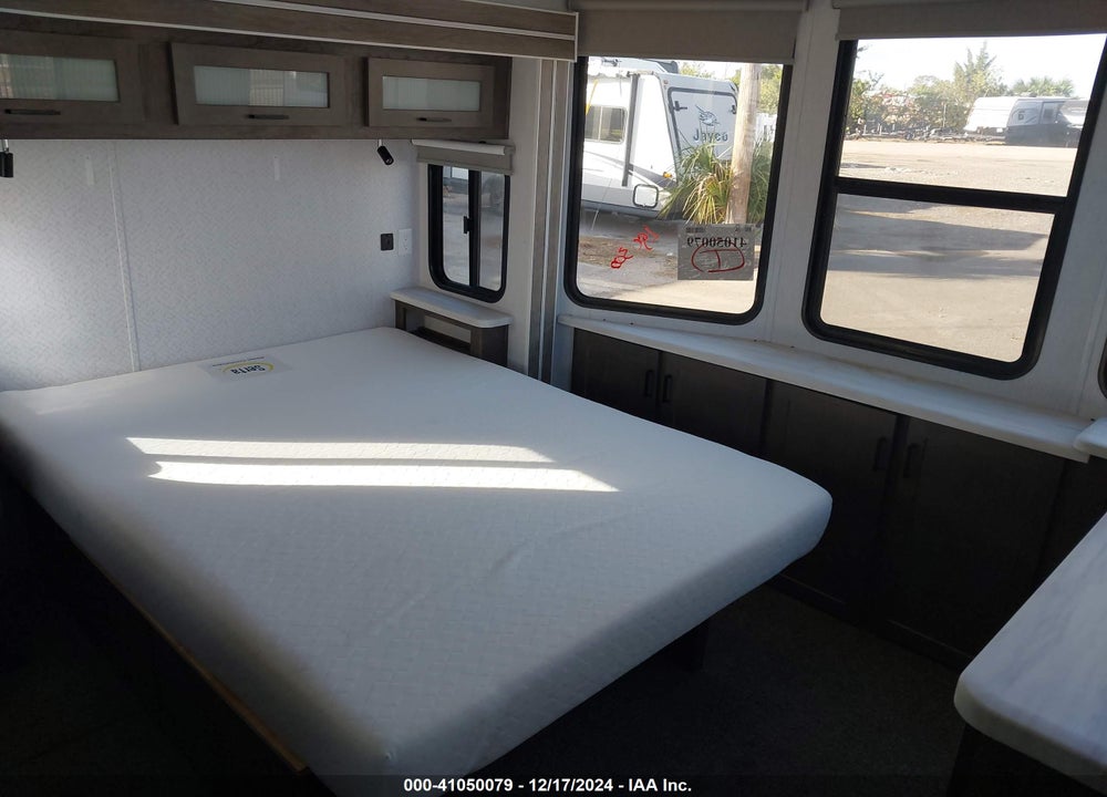 2022 SALEM OTHER VIN: 4X4TSM829NM030130