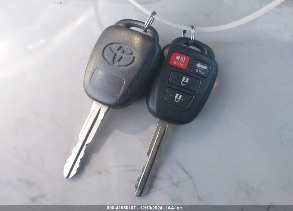 2014 TOYOTA COROLLA S PLUS VIN: 5YFBURHE9EP020200