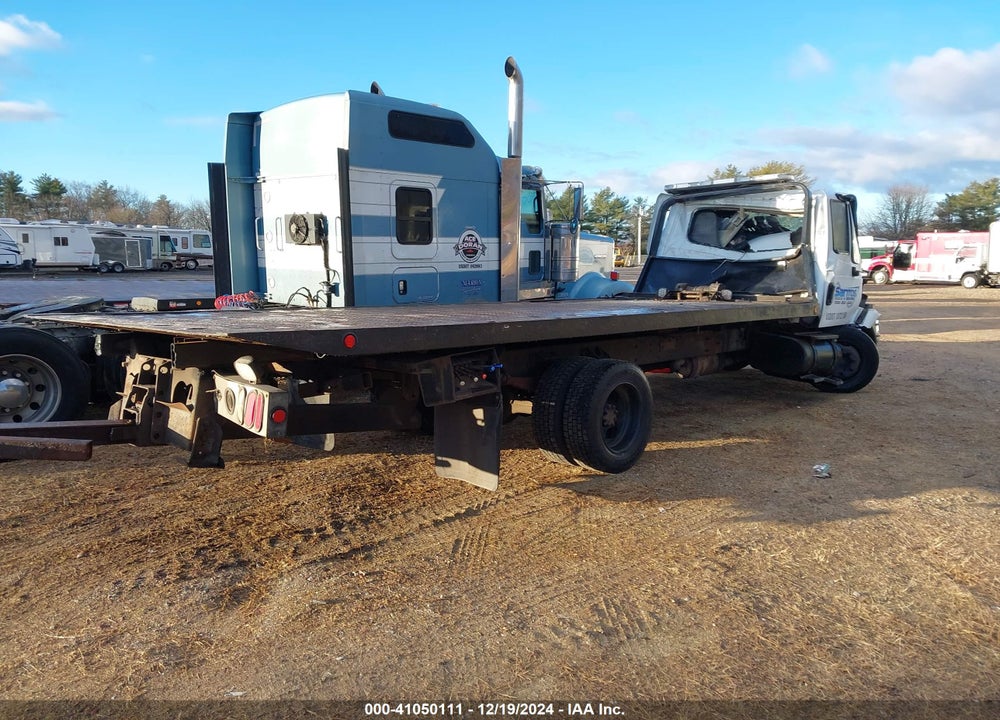 2005 INTERNATIONAL 4300 4300 VIN: 1HTMMAAM25H681271