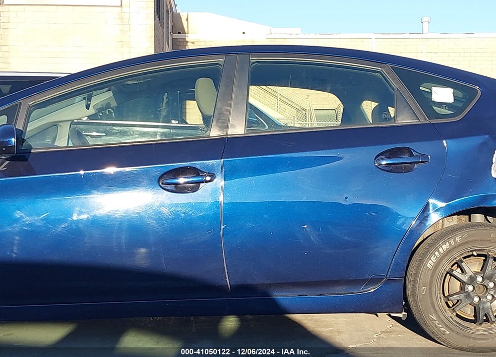 2013 TOYOTA PRIUS TWO VIN: JTDKN3DU5D1732648