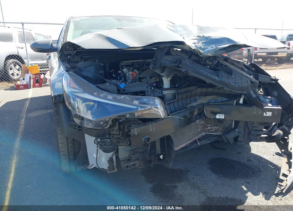 2022 HYUNDAI ELANTRA VIN: KMHLM4AG3NU312054