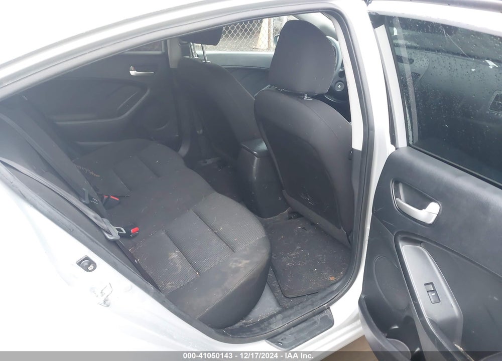 2017 KIA FORTE VIN: 3KPFK4A75HE044327