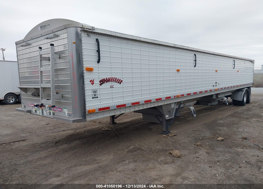 2010 WILSON TRAILER CO GRAIN TRAILER VIN: 4WWMAF1A2A5700100