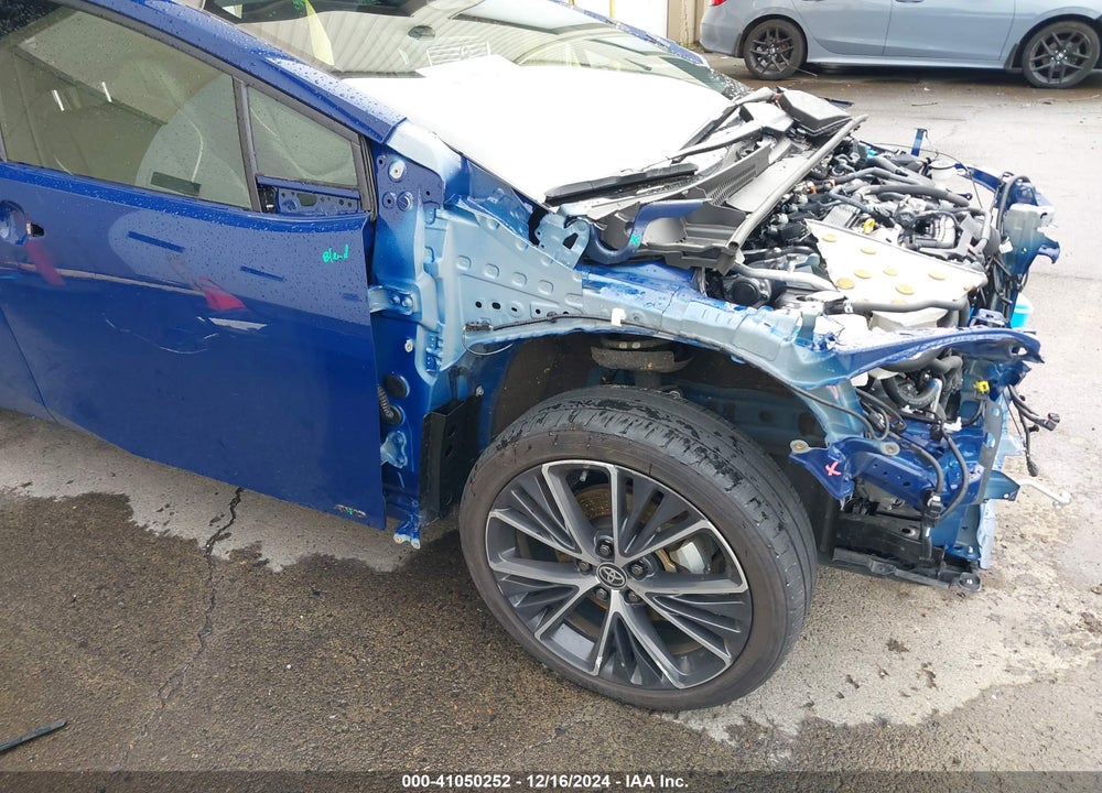2024 TOYOTA PRIUS XLE AWD-E VIN: JTDADABU8R3011449