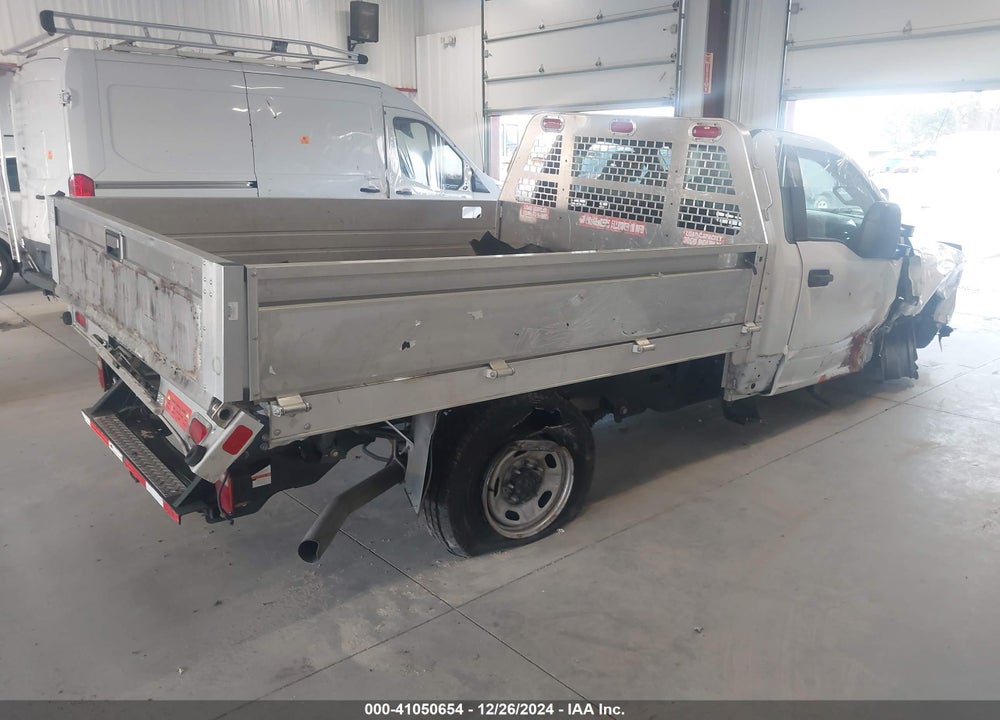 2019 FORD F-250 XL VIN: 1FDBF2A61KED43083