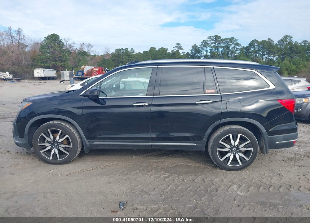 2019 HONDA PILOT TOURING VIN: 5FNYF5H64KB017914