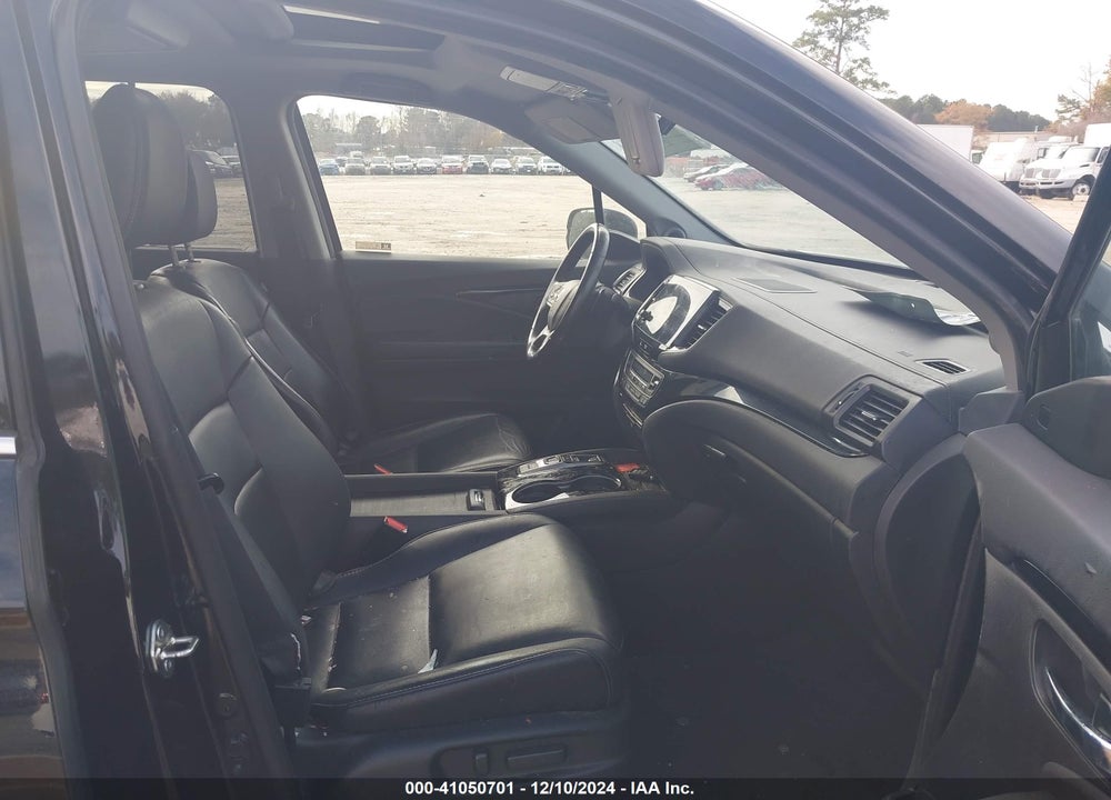 2019 HONDA PILOT TOURING VIN: 5FNYF5H64KB017914