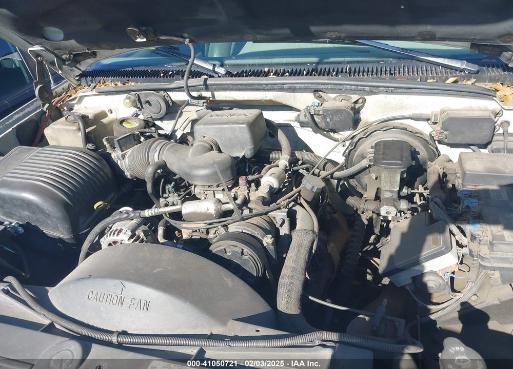 1996 CHEVROLET SUBURBAN C1500 VIN: 1GNEC16R5TJ425969