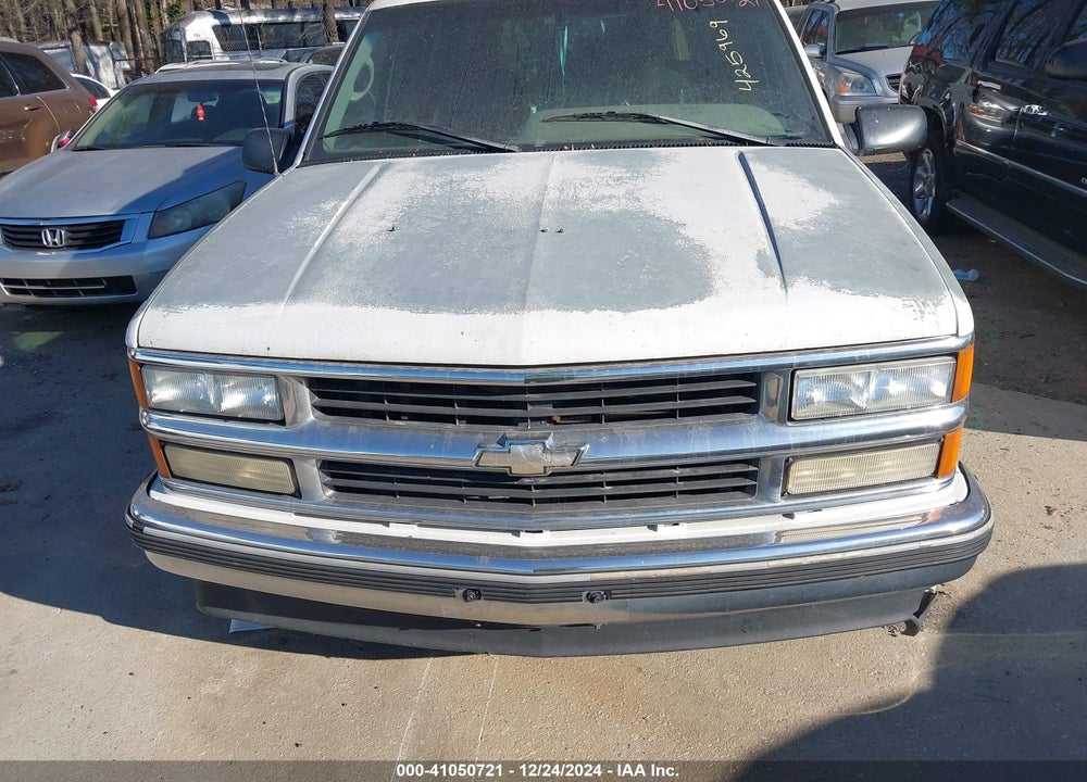 1996 CHEVROLET SUBURBAN C1500 VIN: 1GNEC16R5TJ425969