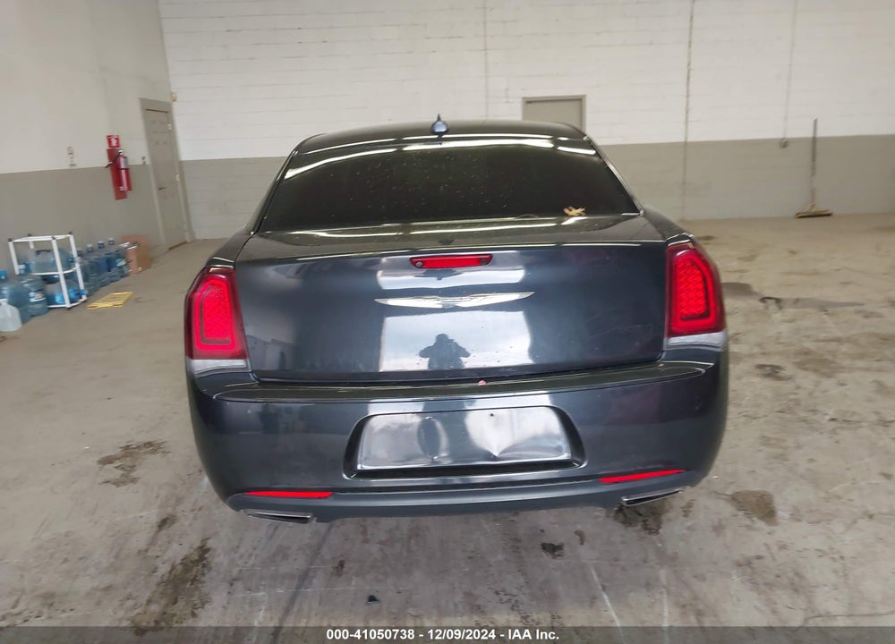 2019 CHRYSLER 300 TOURING VIN: 2C3CCAAG2KH555976