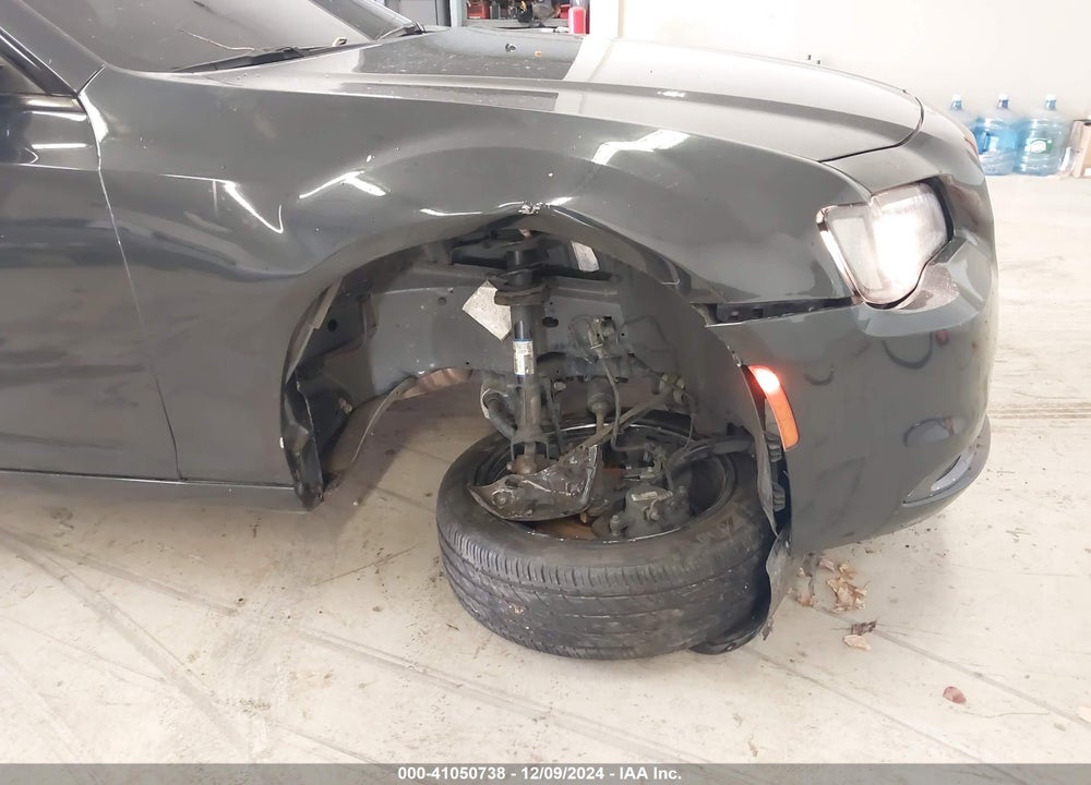 2019 CHRYSLER 300 TOURING VIN: 2C3CCAAG2KH555976