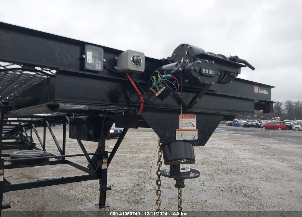 2023 KAUFMAN TRAILERS CAR CARRIER GOOSENECK TRAILER VIN: 7UZFW5038PL004347