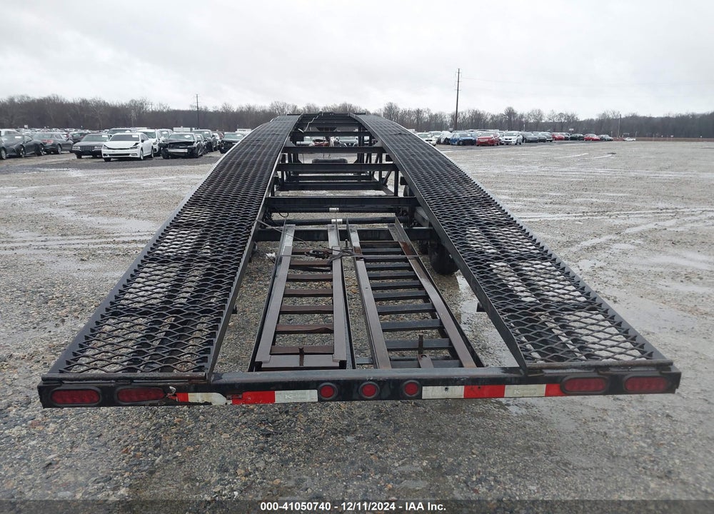 2023 KAUFMAN TRAILERS CAR CARRIER GOOSENECK TRAILER VIN: 7UZFW5038PL004347