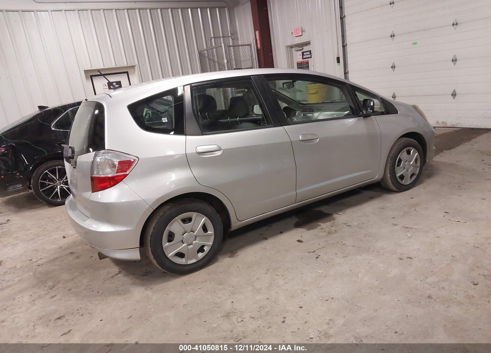 2013 HONDA FIT VIN: JHMGE8H33DC004799