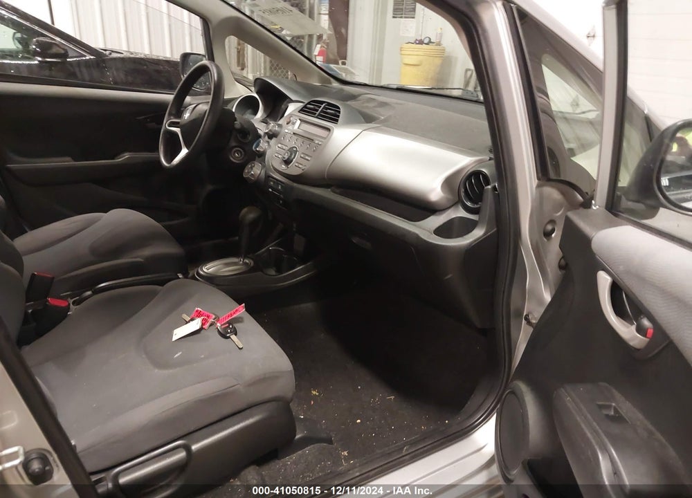 2013 HONDA FIT VIN: JHMGE8H33DC004799