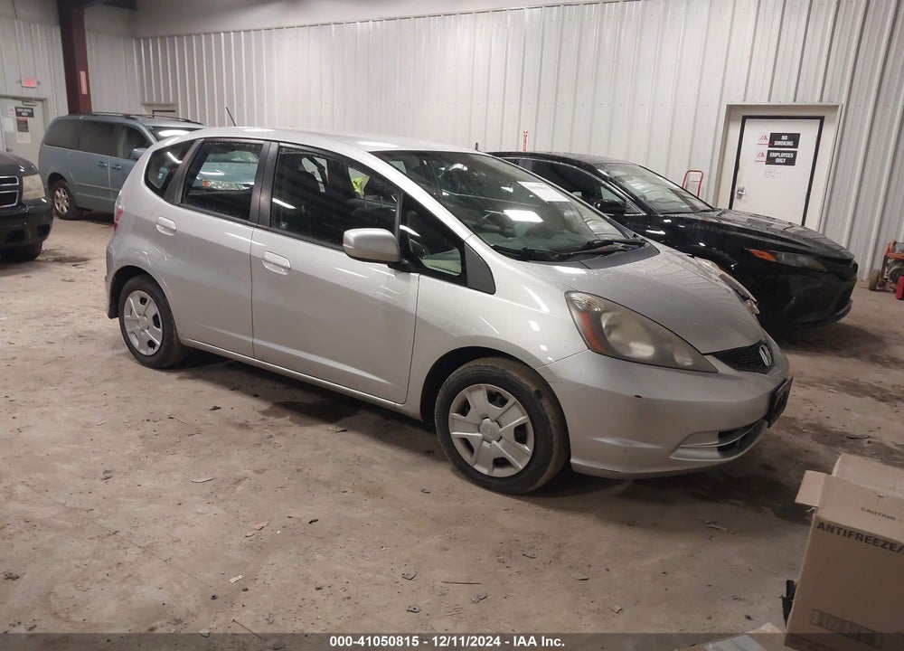 2013 HONDA FIT VIN: JHMGE8H33DC004799