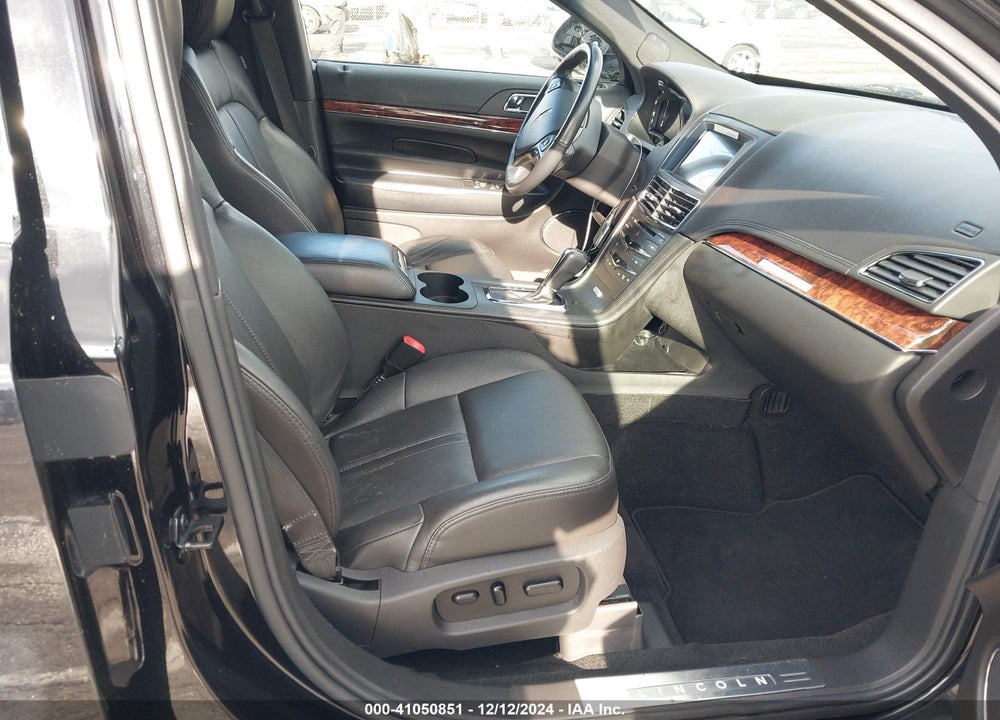 2019 LINCOLN MKT LIMO/HEARSE VIN: 2L1MJ5LT7KBL03065