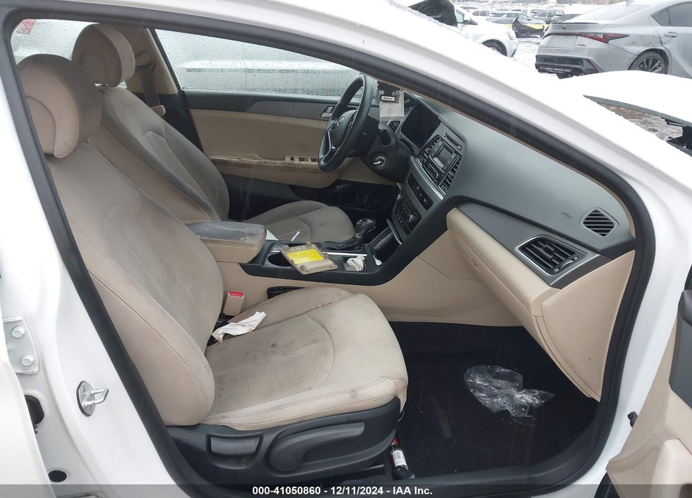 2015 HYUNDAI SONATA SE VIN: 5NPE24AF7FH144893